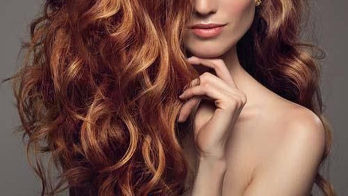 No More Bad Hair Day, Ini Cara Tata Rambut Keriting Agar Tidak Mengembang