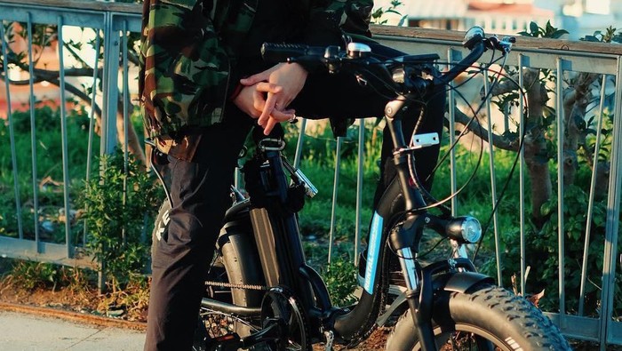 Deretan Aktor Tampan Indonesia yang Ternyata Masih Melajang Hingga Kini