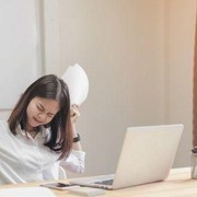 Terlalu Banyak Duduk di Kantor? Coba Lakukan Gerakan Ringan Ini Yuk!