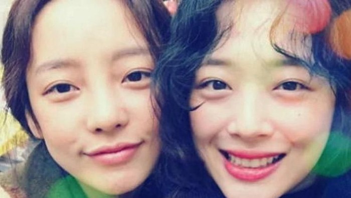 Mengenang Persahabatan Goo Hara dan Sulli yang Abadi