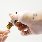 Cara Tepat Gunakan Serum Vitamin C agar Kulit Lebih Bersinar
