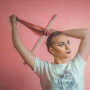 Masih Muda Tapi Rambut Sering Rontok? Ketahui 7 Penyebabnya!