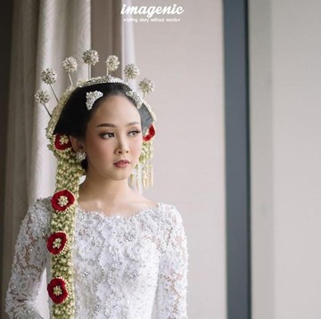 img-title Skincare Routine Jelang Pernikahan ala Almiranti Fira, Biar Kulit Kinclong!