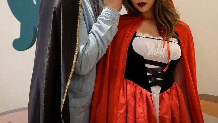 Potret Gisel & Wijaya Saputra yang Makin Nempel Rayakan Halloween Bareng Gempi
