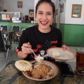 Pevita Pearce Kulineran di Jogjakarta, Ke Mana Saja Sih?