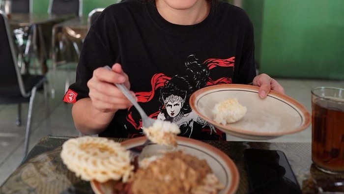 Pevita Pearce Kulineran di Jogjakarta, Ke Mana Saja Sih?