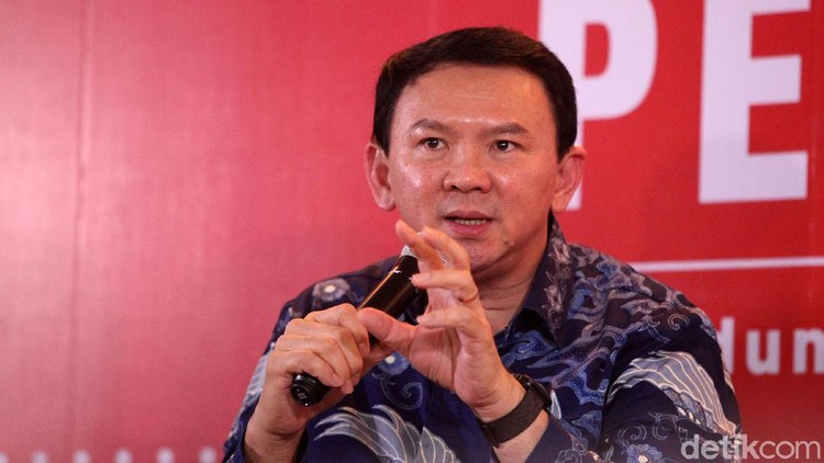 Mantan Gubernur DKI Jakarta Basuki Tjahaja Purnama alias Ahok meluncurkan buku 'Panggil Saya BTP' di Gedung Tempo, Palmerah, Jakarta Selatan, Senin (17/2/2020).