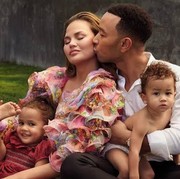 5 Hal Ini Buktikan John Legend dan Chrissy Teigen Pasangan Paling Romantis di Hollywood!