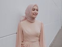 Ide Outfit Busana Kondangan Ala Selebgram Mega Iskanti