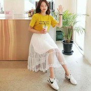 Sulap Kaos Oblong Kamu Jadi Lebih Manis dengan 7 Inspirasi Padu-padan Berikut!