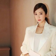 Look Monokrom yang ala Idol K-Pop, Gak Bakal Ngebosenin!