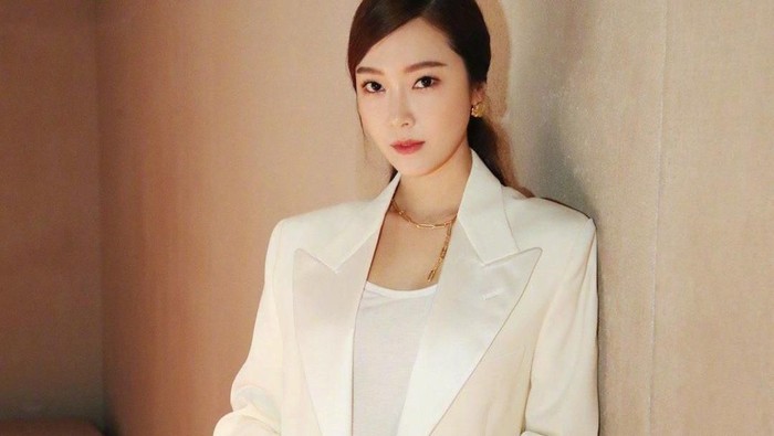 Look Monokrom yang ala Idol K-Pop, Gak Bakal Ngebosenin!