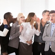 Tips Hadapi Gosip Rekan Kerja di Kantor