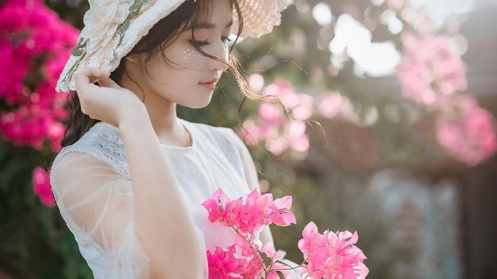 Rawat Kecantikan Kulit Wajahmu dengan Air Mawar, Sstt Ini 3 Rekomendasinya!