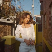 6 Mix & Match Square Neck Top ala Influencer untuk Tampil Chic dan Kekinian