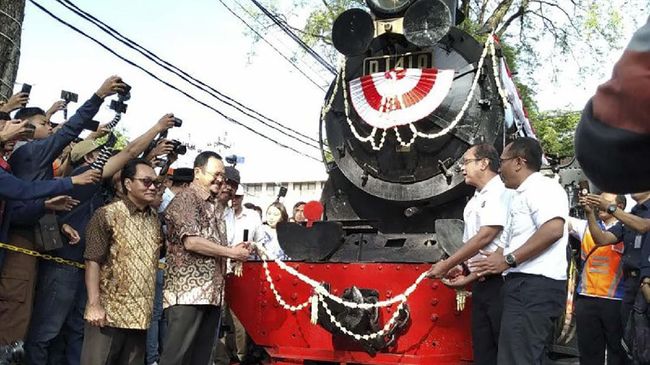 Pemerintah Kota Surakarta, Jawa Tengah, resmi menambah unit kereta uap demi melengkapi wisata Kereta Uap Jaladara.
