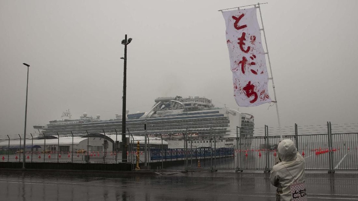 FOTO: Evakuasi Penumpang Kapal Pesiar Diamond Princess