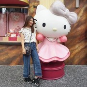 Terkenal Sederhana, Penampilan Fashion Sarwendah Ini Simple Namun Tetap Manis!