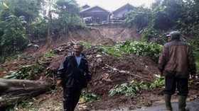 Longsor dan Banjir Bandang Terjang Bandung Barat, 1 Anak Hilang