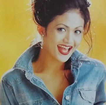 Trend Makeup Ini Sempat Hits di Tahun 90an, Berani Coba?