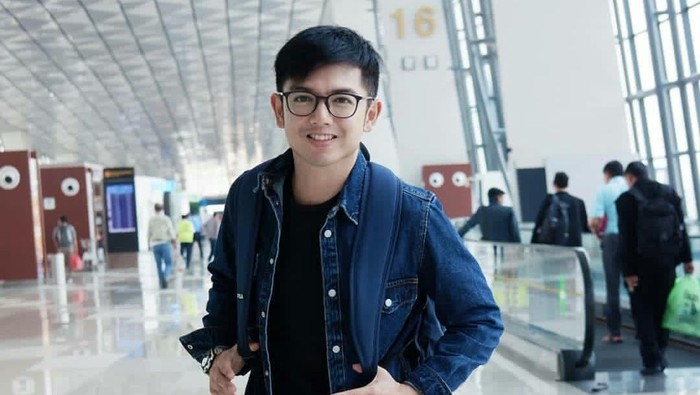 Tak Terdengar Kabarnya, Ini Kabar Terbaru Nicky Tirta yang Kini Berprofesi Jadi Seorang Chef! Tak Terdengar Kabarnya, Ini Kabar Terbaru Nicky Tirta yang Kini Berprofesi Jadi Seorang Chef!