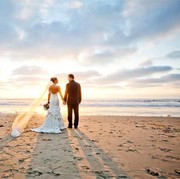 Pesta Nikahan Serasa Liburan di Pantai ala Selebriti Indonesia