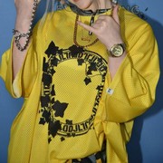 Ladies Wajib Tahu, Gaya Nyeleneh Billie Eilish Ternyata untuk Menghindari Body Shaming!