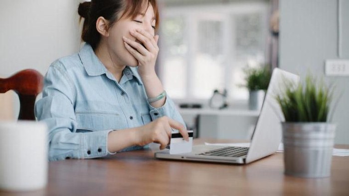 Make Up Tetap On Setelah Begadang, Muka Gak Bakal Keliatan Capek!