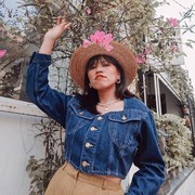 Bisa Kamu Sontek, Begini Gaya Vintage ala Influencer Steffi Santa