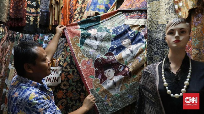 FOTO: Berburu Ragam Batik di Tanah Abang