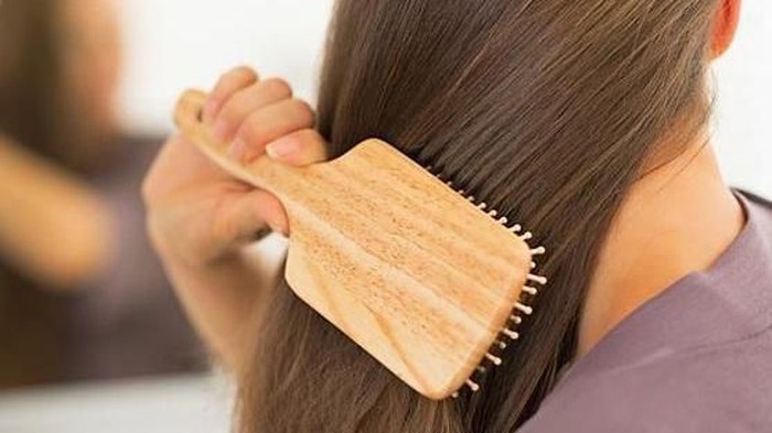 Ladies, Kenali Beragam Jenis Sisir sesuai Kebutuhan Rambutmu!
