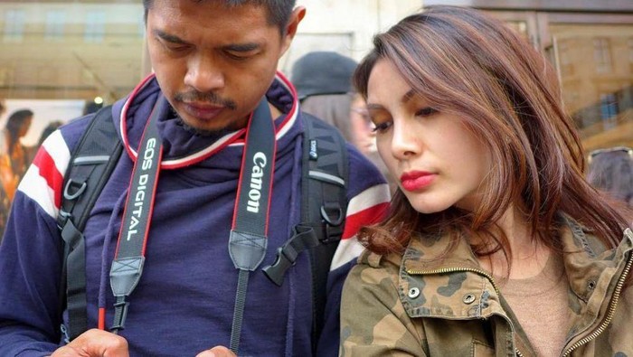 Hampir 20 Tahun Menikah, Begini Potret Mesra Bambang Pamungkas & Istri