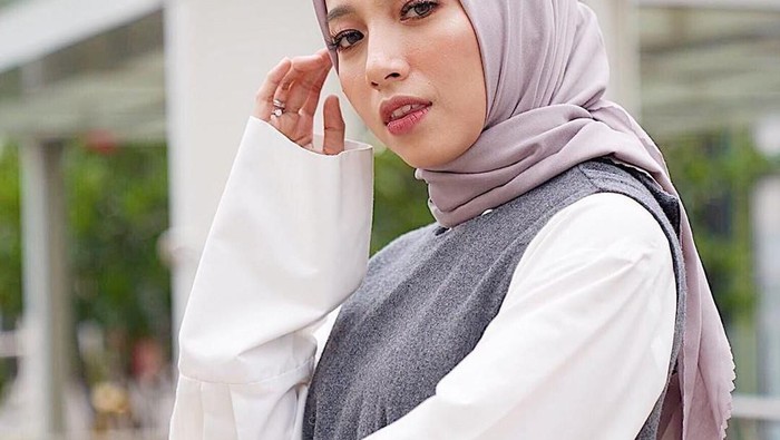 Gak Perlu Ribet, Lip Crayon Bisa Jadi Pilihan Buat Makeup Set to Go!