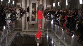 FOTO: Konsistensi Nuansa Klasik ala Victoria Beckham