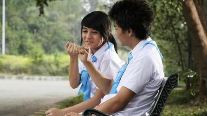 Terkenal pada Zamannya, Yuk Nostalgia dengan 7 Sinetron Lawas Paling Favorit Ini!