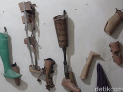 Video Bengkel Difabel Perajin Kaki-Tangan Palsu di Bandung