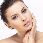 Rangkaian Produk Best Seller Everwhite yang Ampuh Cerahkan Wajah