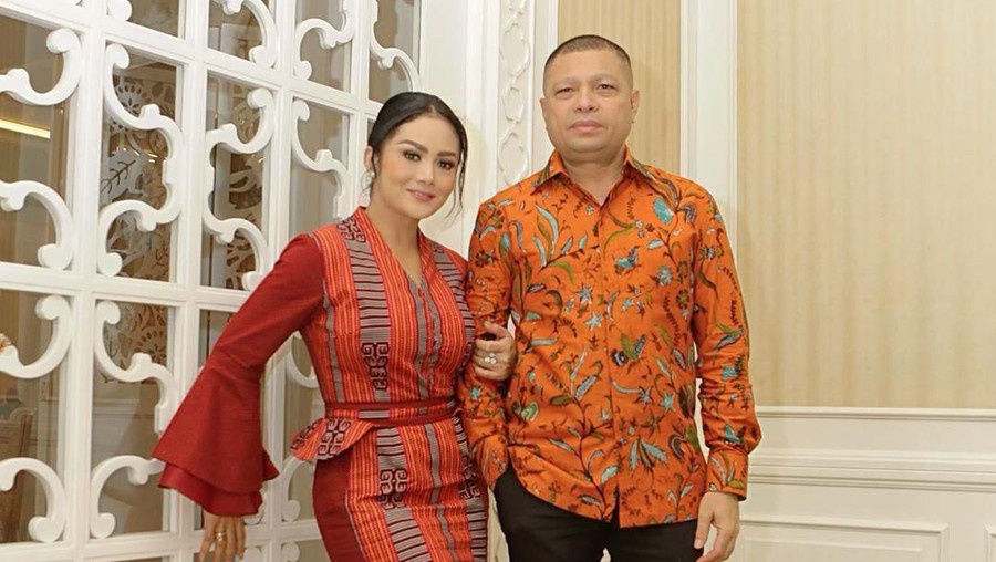Gaya Krisdayanti Gaya Krisdayanti