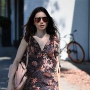 Tak Terlalu Formal, 5 Model Dress Batik Ini Bikin Penampilan Tetap Elegan