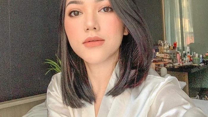 Mau First Date? Pakai Maskara dari Maybelline Ini Biar Mata Makin Pop Up!