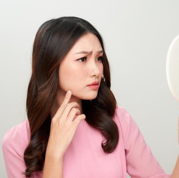img-title Atasi Pori-pori Wajah Gelap & Besar dengan Serum Wajah Ini
