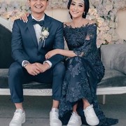 Agar Makin Kompak, Contek 5 Inspirasi Kebaya Couple Ini yuk!