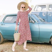 Outfit Dress Muslimah Anti Ribet Untuk Hangout Ke Mall