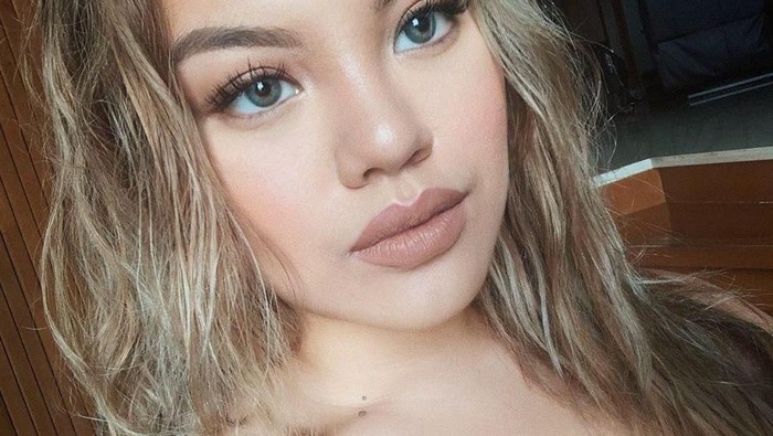 Makeup Bold Gak Harus Tua, Simak Tips dari Beautynesia!