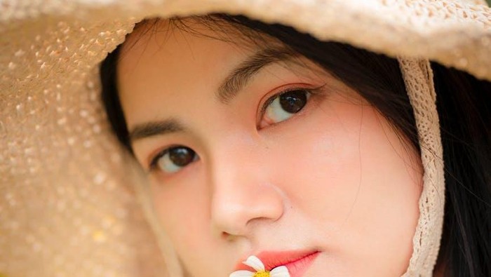 Guys info dong rekomendasikan basic cosmetics untuk muka kusam... Guys info dong rekomendasikan basic cosmetics untuk muka kusam...