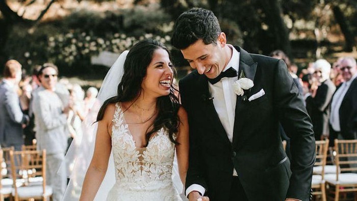 Pertimbangkan Hal Ini Sebelum Kamu Mengundang Mantan ke Pernikahanmu