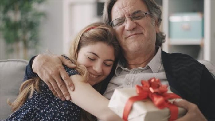 Hari Ayah, Beli Hadiah Menarik Berikut untuk Merayakannya Yuk!