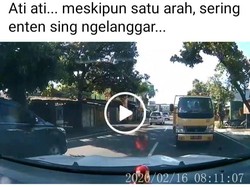 Heboh dari Jalanan Klaten Lagi! Kali Ini Pemobil Santuy Hadang Truk