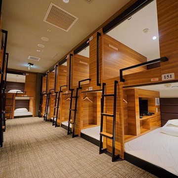 img-title Mau Liburan Tapi Budget Terbatas? Ini 5 Rekomendasi Hotel Kapsul Rp100 Ribuan di Jakarta
