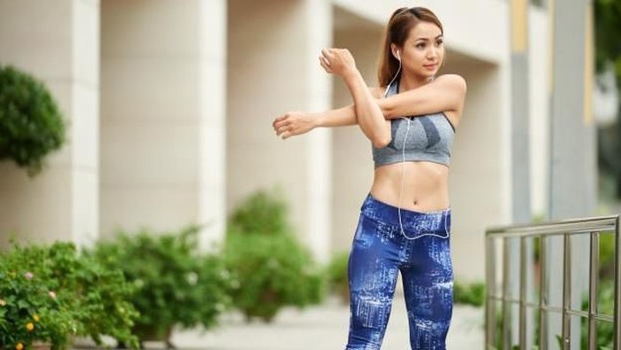 Ingin Mengecilkan Lengan? Yuk, Lakuin 5 Latihan Ini!